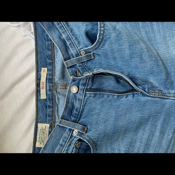 Levi’s mom jeans - Picture 3 of 4
